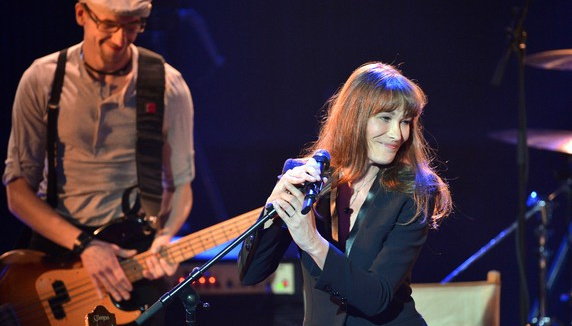 Carla Bruni en live aux Echo Music Awards 2013