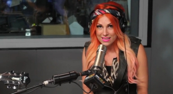 Bonnie McKee chante Britney, K. Perry, Ke$ha