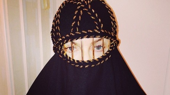 Madonna en burqa : le selfie de trop ?