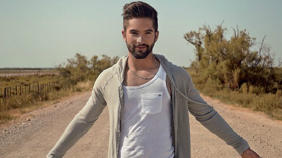 Top Albums : Kendji écrase AC/DC et Souchon