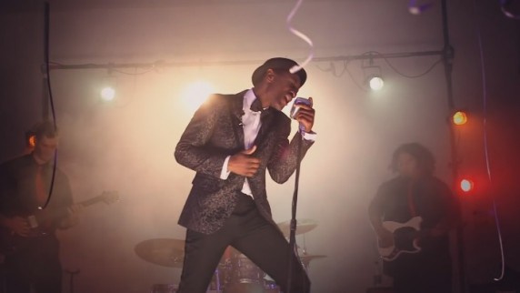 Aloe Blacc dévoile le clip de "Can You Do This"