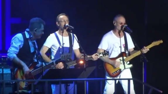 JJ Goldman chante "Encore un matin" sur scène