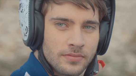 Navii en road trip amoureux pour "Turbulences"