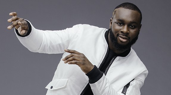 Abou Debeing se lance avec son 1er album