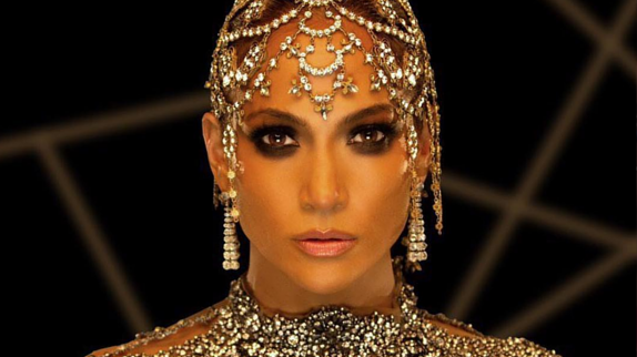 Jennifer Lopez dévoile "El Anillo"