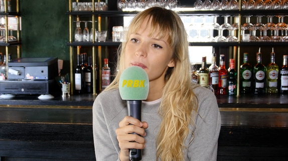 Angèle en interview : regardez !