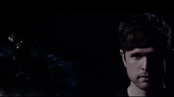James Blake et Travis Scott réunis sur "Mile High"