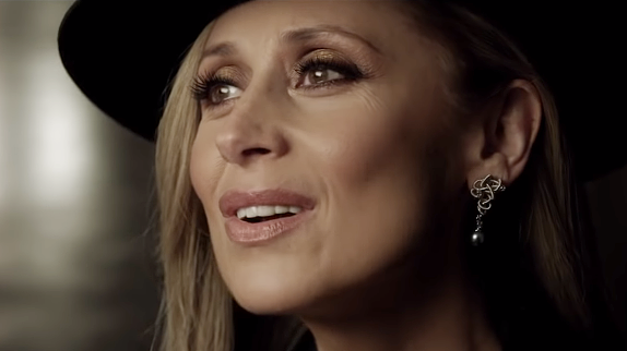 Lara Fabian : le clip "Par amour"