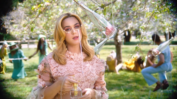 Katy Perry de retour avec "Never Really Over"