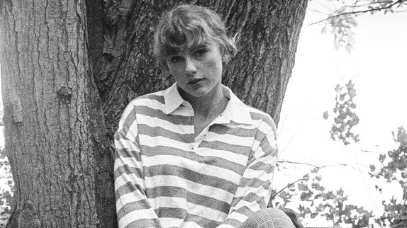 Taylor Swift fait sa mue sur "Folklore"