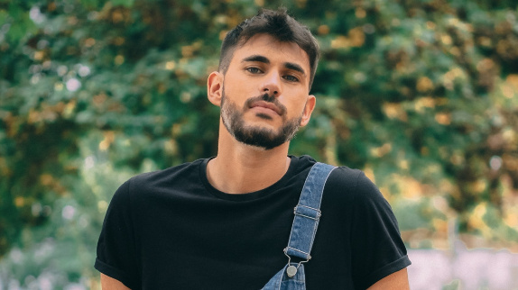 Alvan (Eurovision) sort son premier album