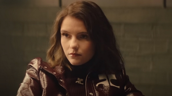 Camille Schneyder, protégée de Vitaa : le clip !