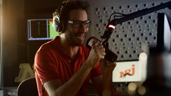 Musique de la pub NRJ : qui chante ?