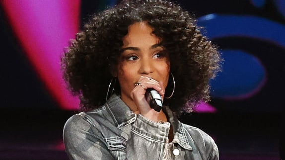 Candice (Star Ac) répond aux haters en chanson