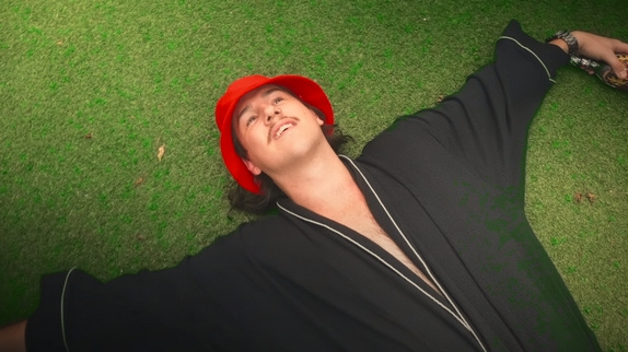 CYRIL cartonne avec "Stumblin' In"