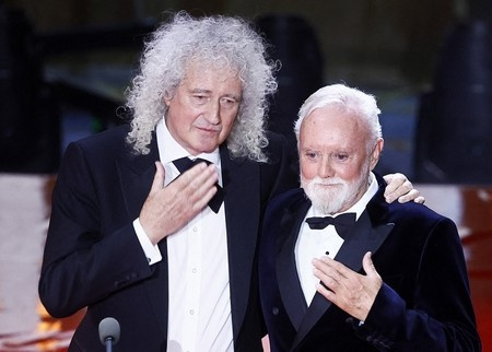 Queen arrête les concerts