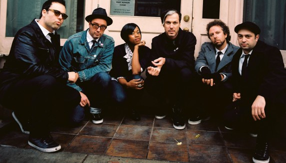 Découvrez l'univers motown de Fitz & The Tantrums