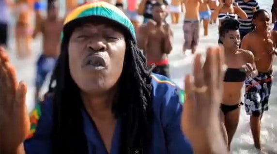 Alpha Blondy protège son "Vuvuzela" parce que le sida est là !