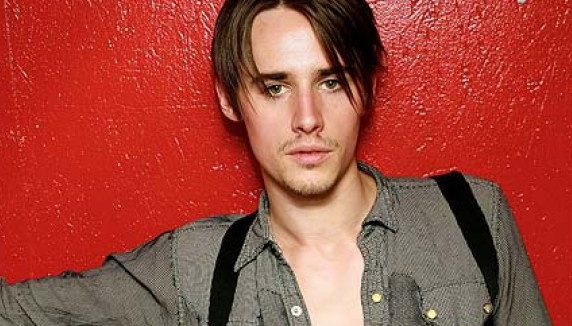 Jeff Buckley : Reeve Carney décroche le rôle !