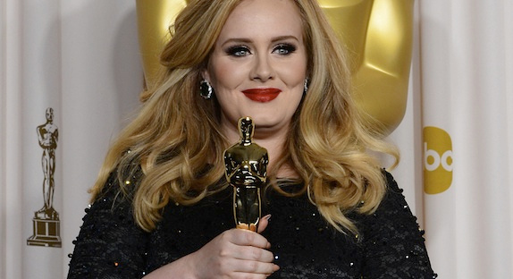 Top Singles : Macklemore n°1, Adele remonte !