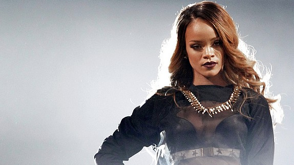 Rihanna de nouveau en studio avec Wale