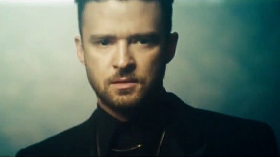 Jay-Z et J. Timberlake dans le clip "Holy Grail"