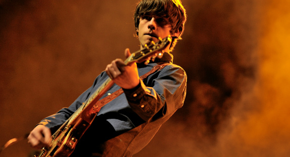 Jake Bugg tacle l'entourage de Britney Spears