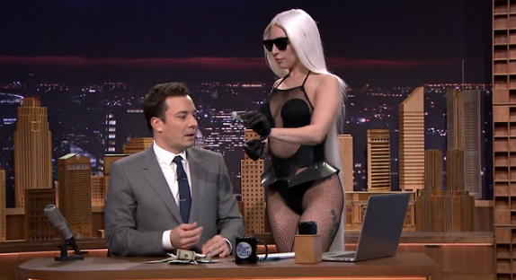 Gaga, Carey... Déluge de stars chez Jimmy Fallon !