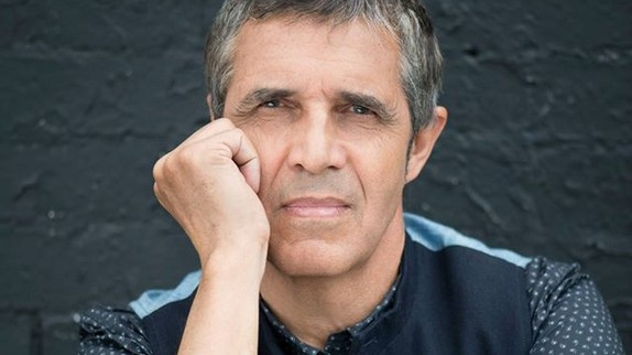 Top Albums : Julien Clerc talonné par Kendji