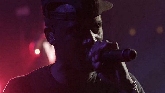 Black M dévoile le clip "Je garde le sourire"