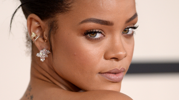 Rihanna dévoile le titre inédit "James Joint"