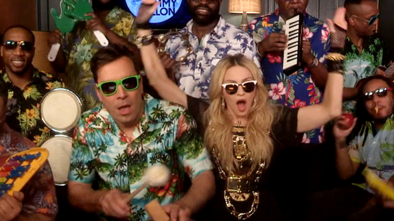 Madonna s'éclate sur "Holiday"