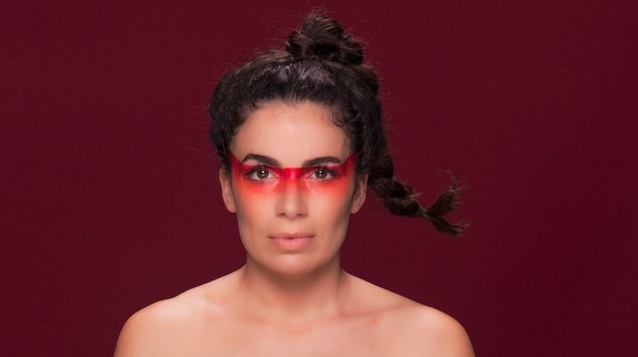 Yael Naim remixe l'émouvant "Coward"