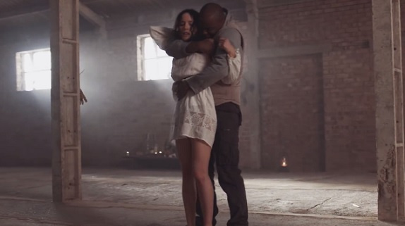 The Corrs : le clip "Bring On the Night"