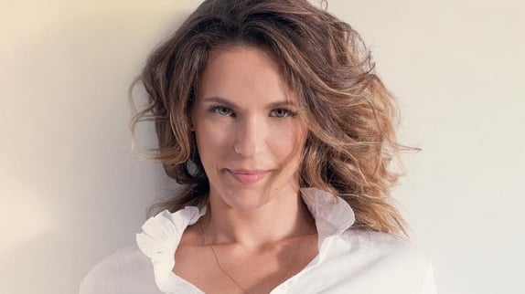 Lorie annonce son album "Les choses de la vie"