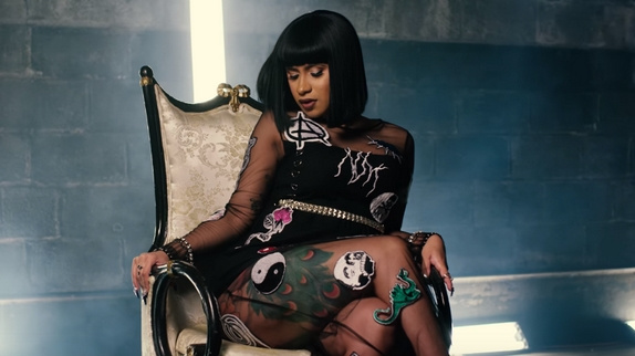 Cardi B entre dans l'histoire avec "Bodak Yellow"