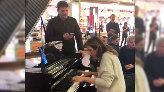 Deux inconnus bouleversent avec "Hallelujah"