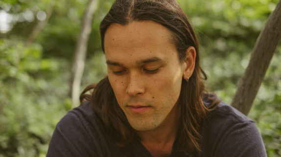 Justin Nozuka revient en douceur : écoutez !