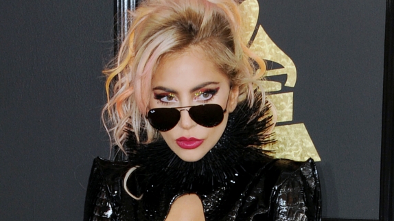 Lady Gaga voit "La vie en rose"