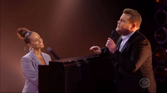 Alicia Keys et James Corden parodient "Shallow"