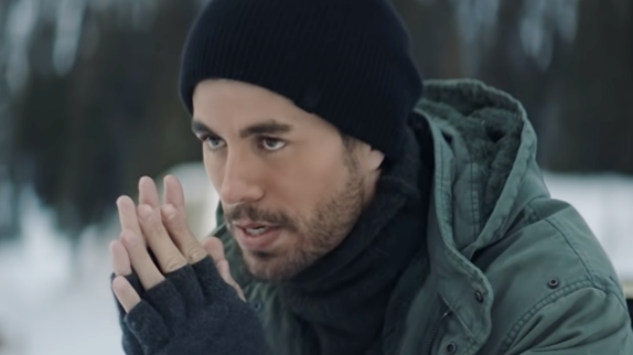 Enrique Iglesias dans la neige pour "Despues..."