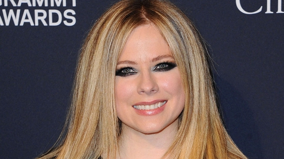 Coronavirus : Avril Lavigne annule son concert