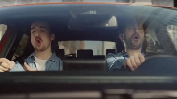 Musique de pub Renault : qui chante ?