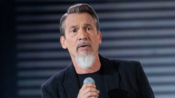Critiqué sur ses impôts, Pagny répond