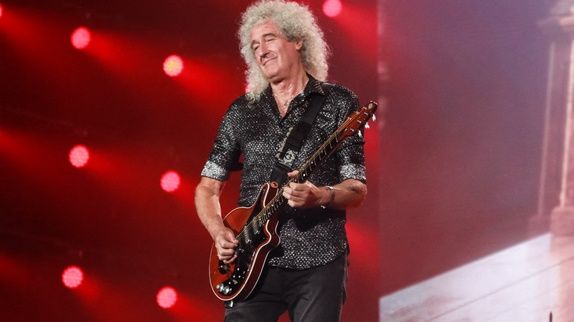 Brian May élu meilleur guitariste du monde