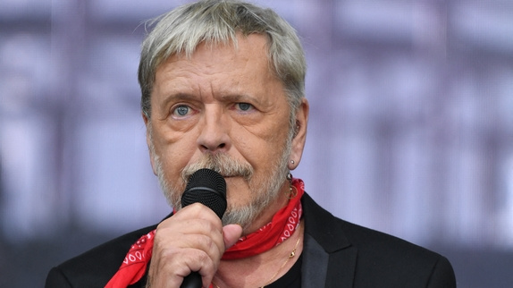 Renaud : la somme qu'il touche chaque année