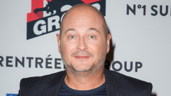Cauet s'excuse après une chanson polémique