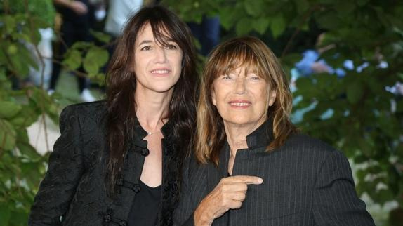 Charlotte Gainsbourg encore dévastée par la mort de sa mère