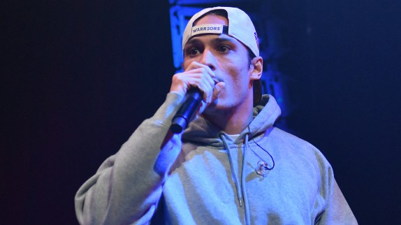 Hatik insulte un fan en plein concert et s'explique