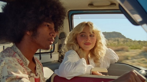 Sabrina Carpenter : le clip de "Manchild"